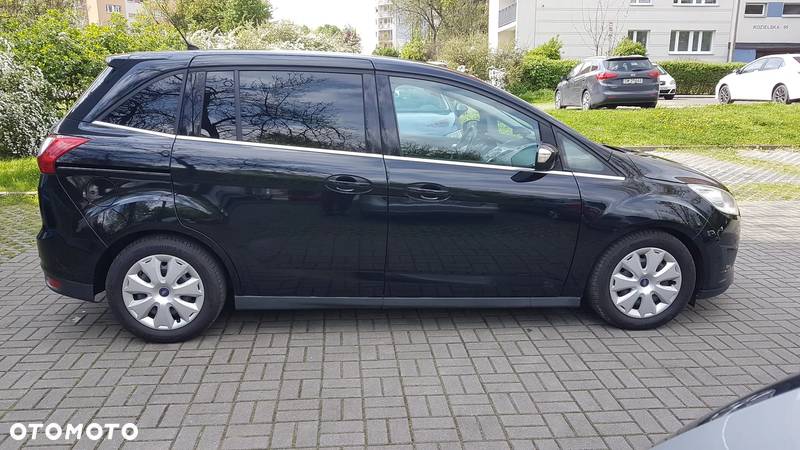 Ford Grand C-MAX - 32