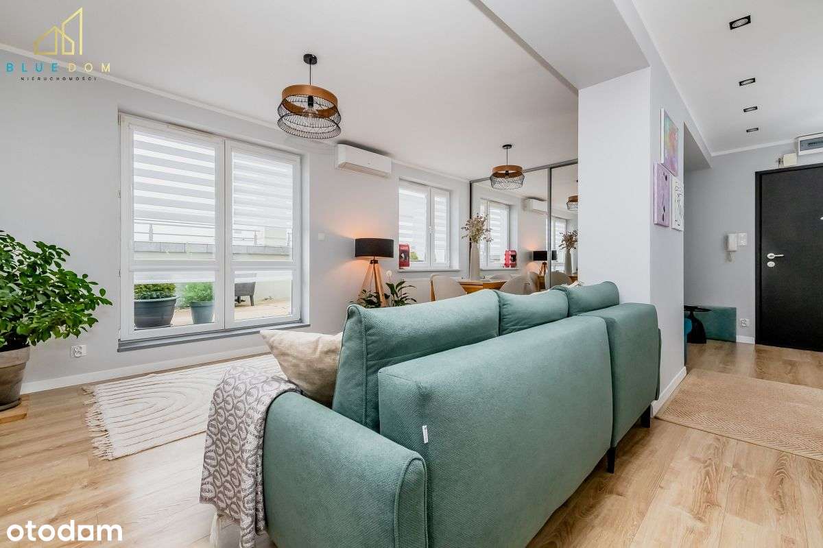 Duży taras. Dodatkowo miejsce postojowe.-3