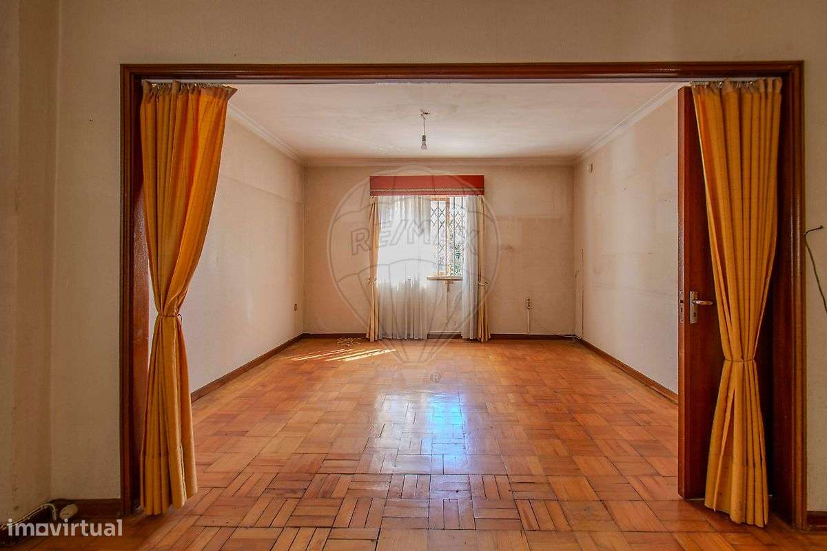 Moradia T4 para venda-5