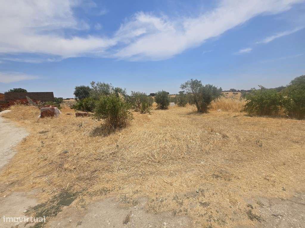 Moradia T2 com 12.250 m² de Terreno junto à Praia Fluvial das Azenh...-23