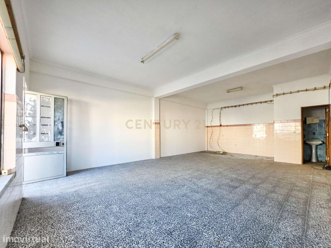 Moradia isolada + duas lojas comerciais na Quinta do Conde, Sesimbra-25