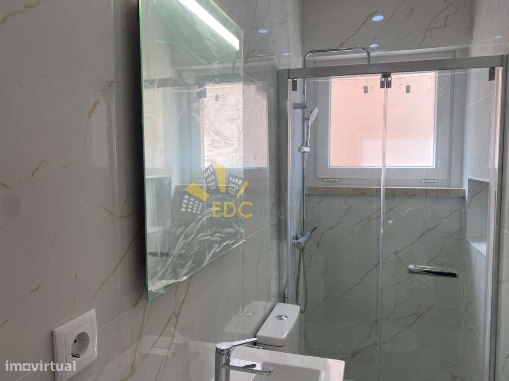 Moradia T3 - Remodelada com 2 frentes no centro de Mem Martins | Nã...-14