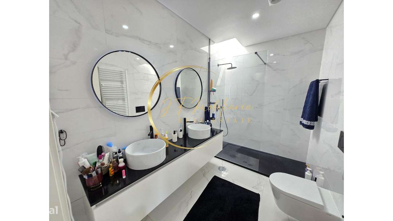 Moradia T4 de Luxo com Jardim-33
