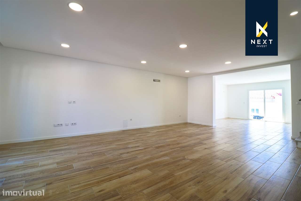 Moradia Banda T5 Arquitetura Moderna para venda a 3 Minutos do Centro - Grande imagem: 5/29