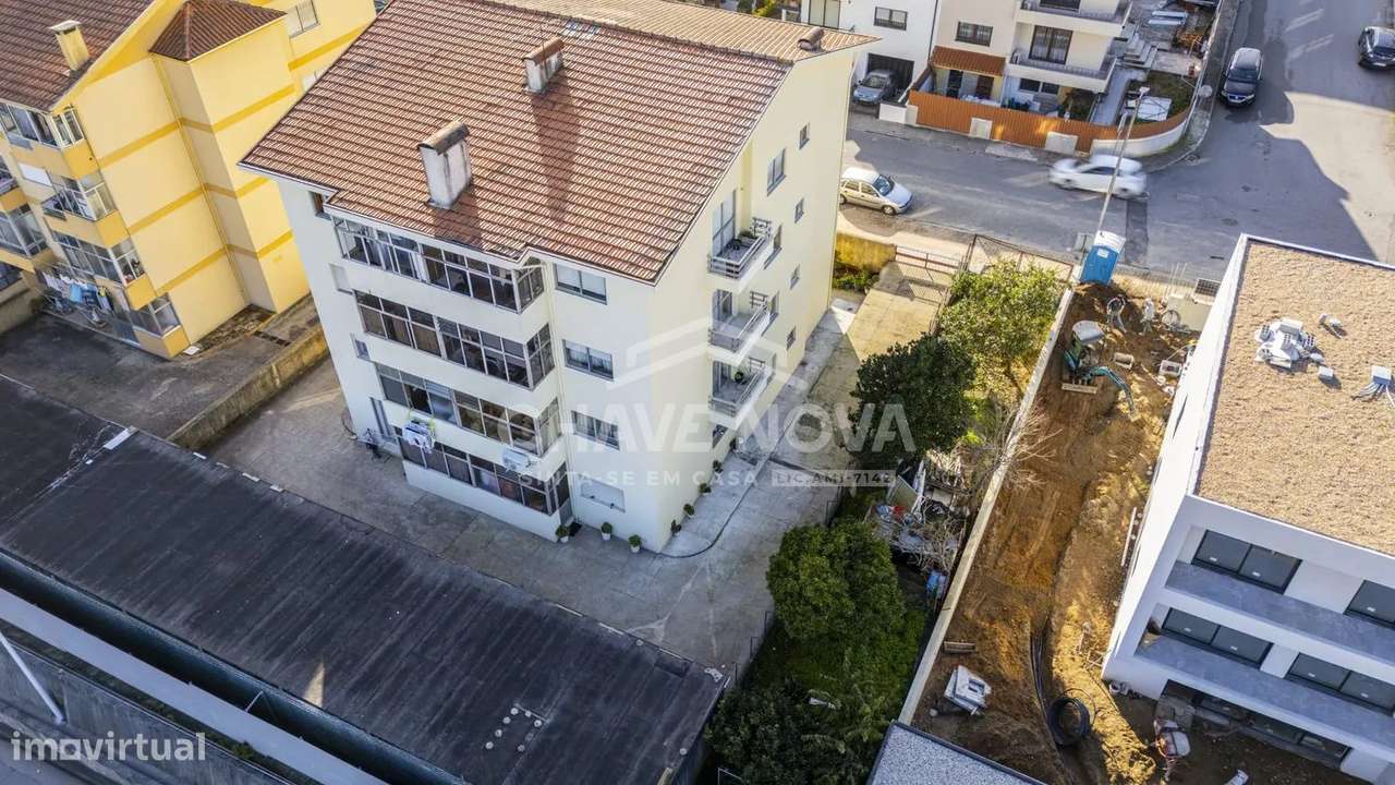 Apartamento T3 Remodelado com Garagem Box e Terreno para Cultivo-25