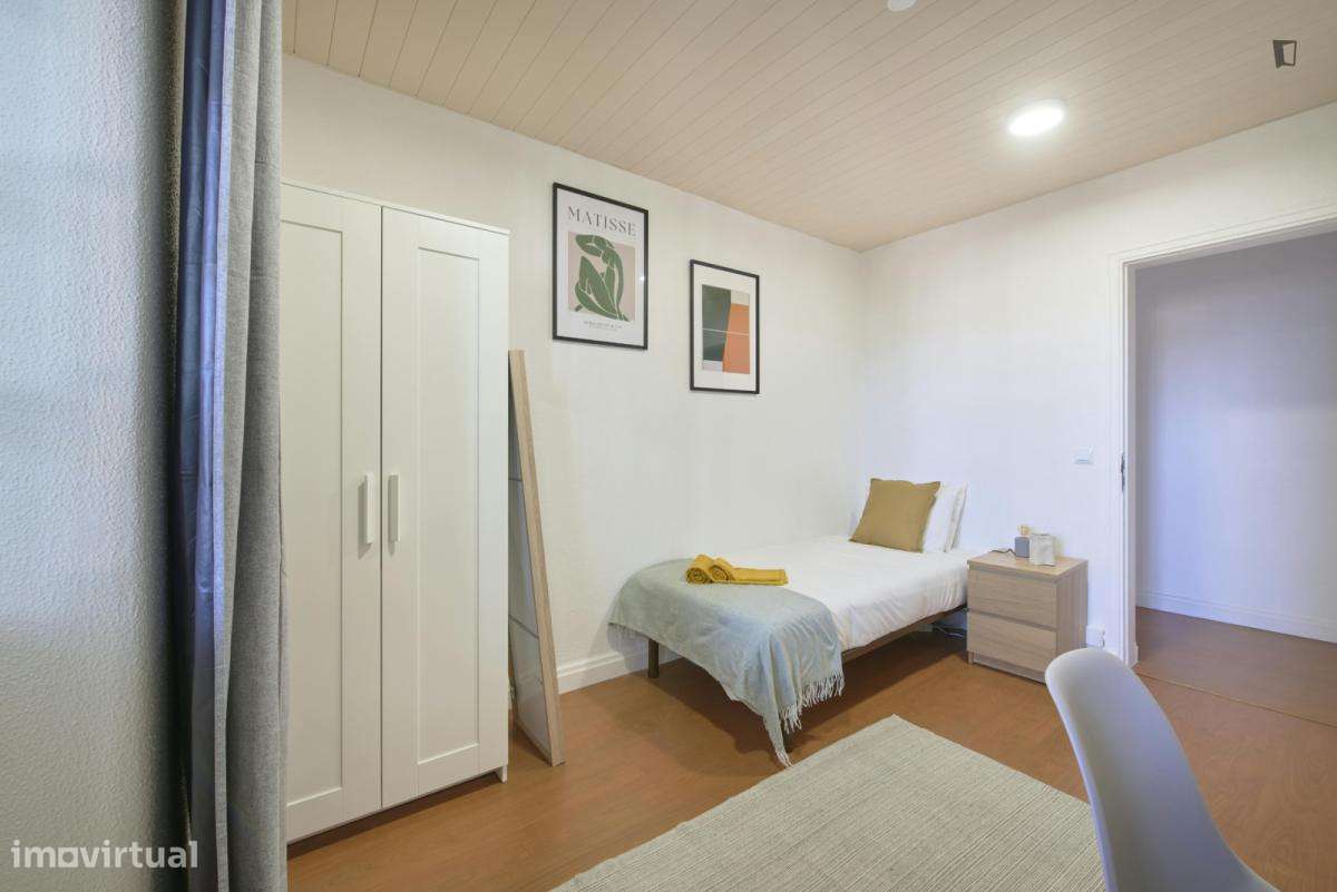 Quarto - localizado em Avenida da Liberdade Lisbon - Grande imagem: 5/6