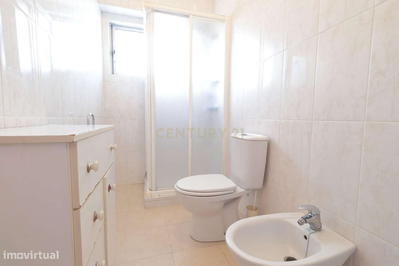 Apartamento T2 com Logradouro – Rua Dr. António Elvas, Feijó-10