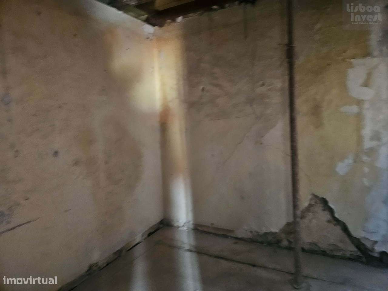 Vendo T2 para remodelação em predio totalmente remodelado-34