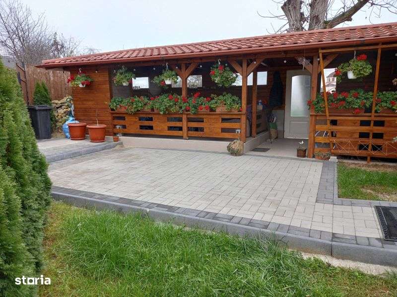 Casa pe doua nivele,intrarari separate ideala pentru 2 familii - Imagine principală: 4/8