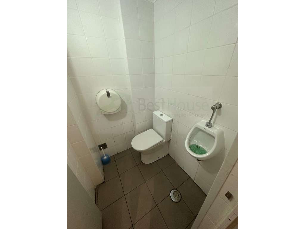 Loja em Massamá para venda - com Sanck-Bar em funcionamento-9