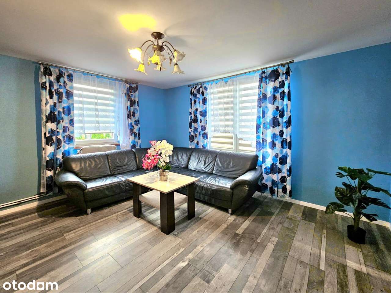 Dom wolnostojący z budynkiem gospodarczym-6