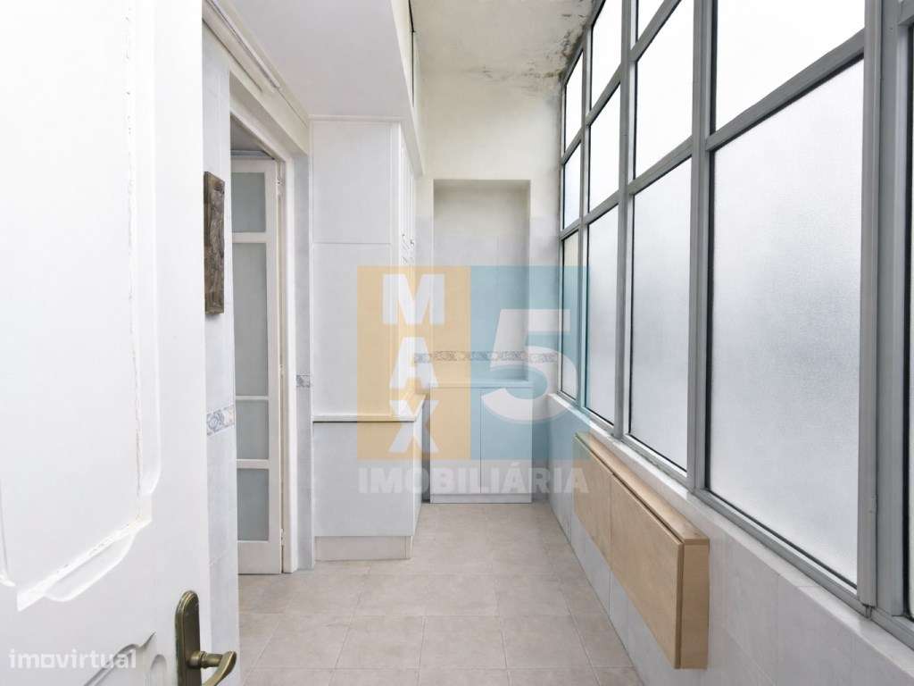 T2+1 com logradouro a 5 min a pé da Universidade Nova - Lisboa-20