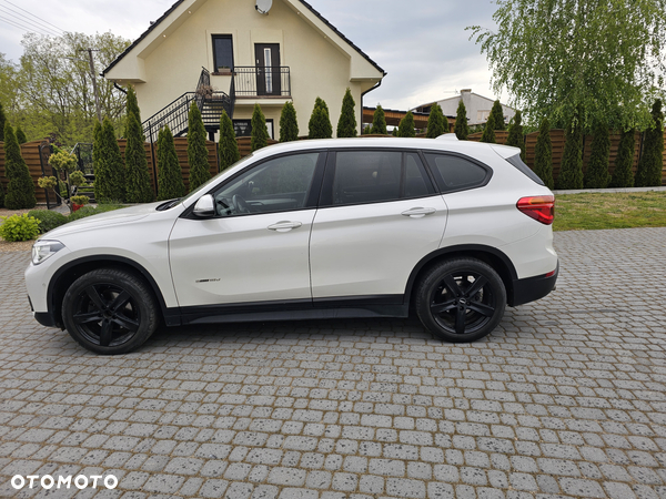 BMW X1 sDrive18d - 11