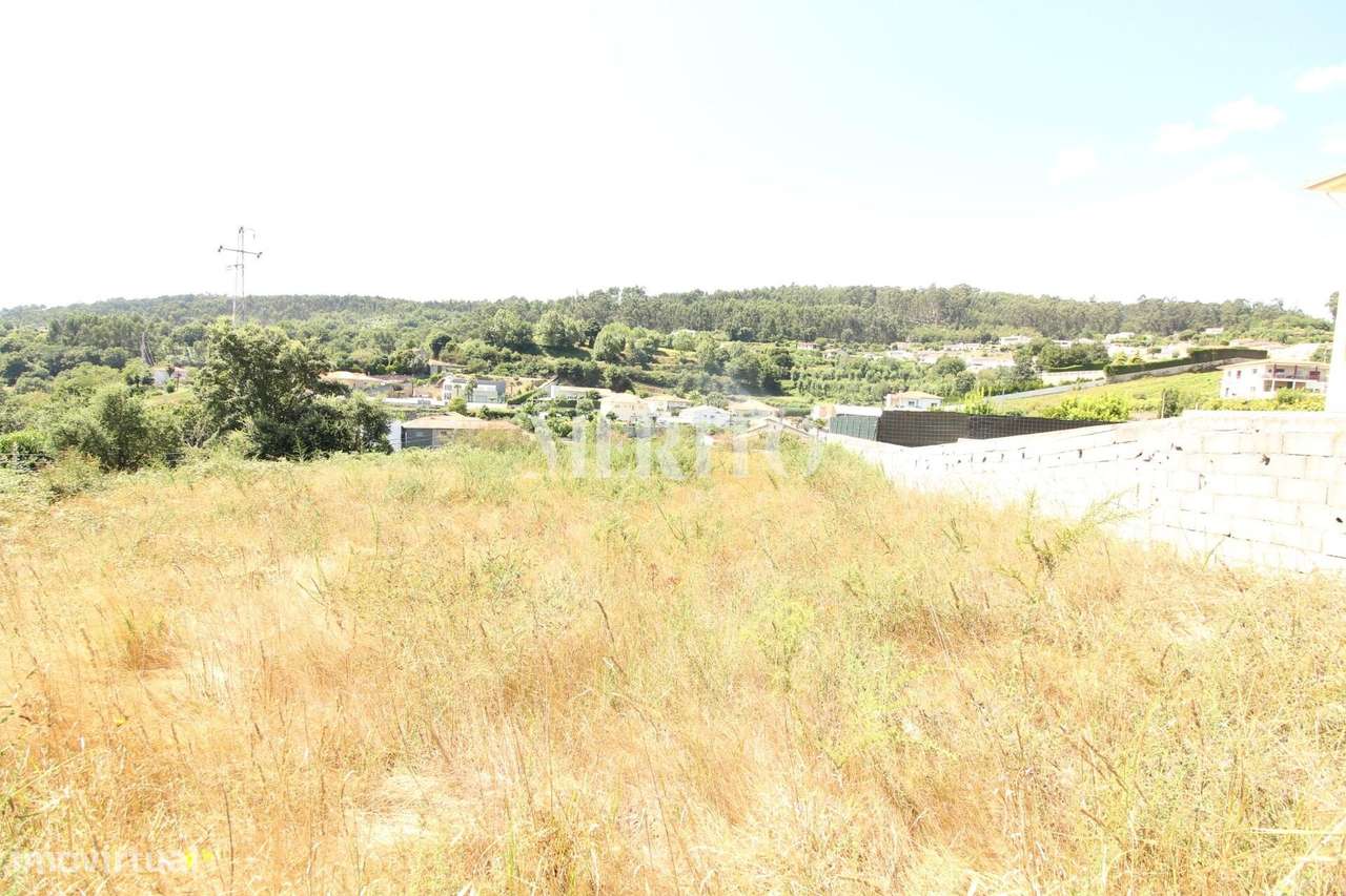 Lote de terreno com oitocentos m2 em Calvos, Guimarães - Grande imagem: 2/8