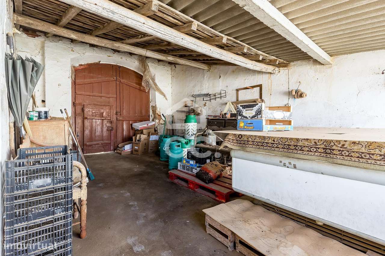 Moradia térrea c/ 311 m² de construção em lote de 1124 m² | Vila de Fr-22