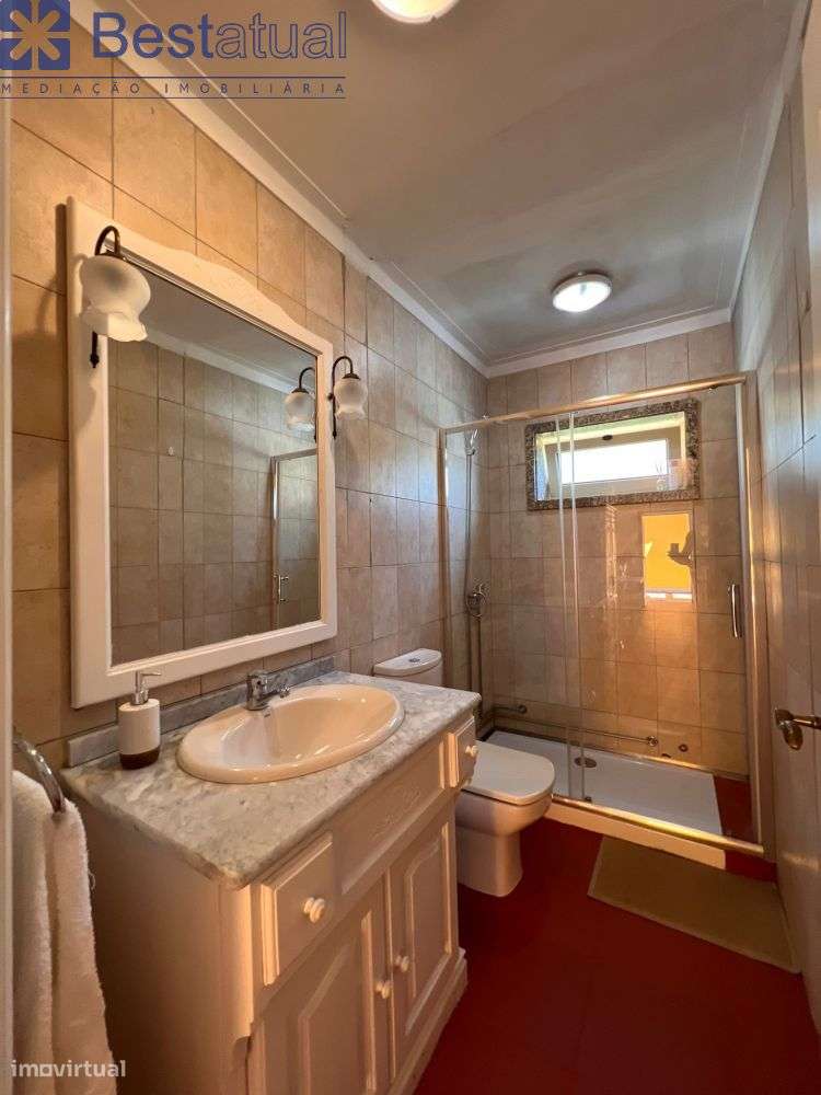 Moradia T4 - 4 Suites - Possib. Permuta - Ribeirão-40
