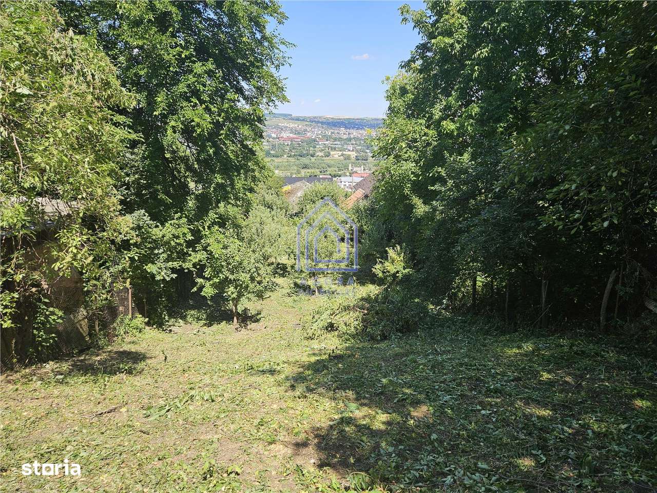 Teren , strada M. Sadoveanu, 7 ari. - Imagine principală: 4/6