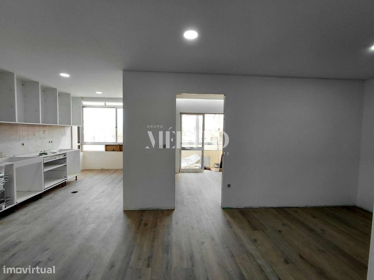 T0 Transformado em T1 | 59m2 | Totalmente Remodelado | Arcozelo – Barc - Grande imagem: 2/14