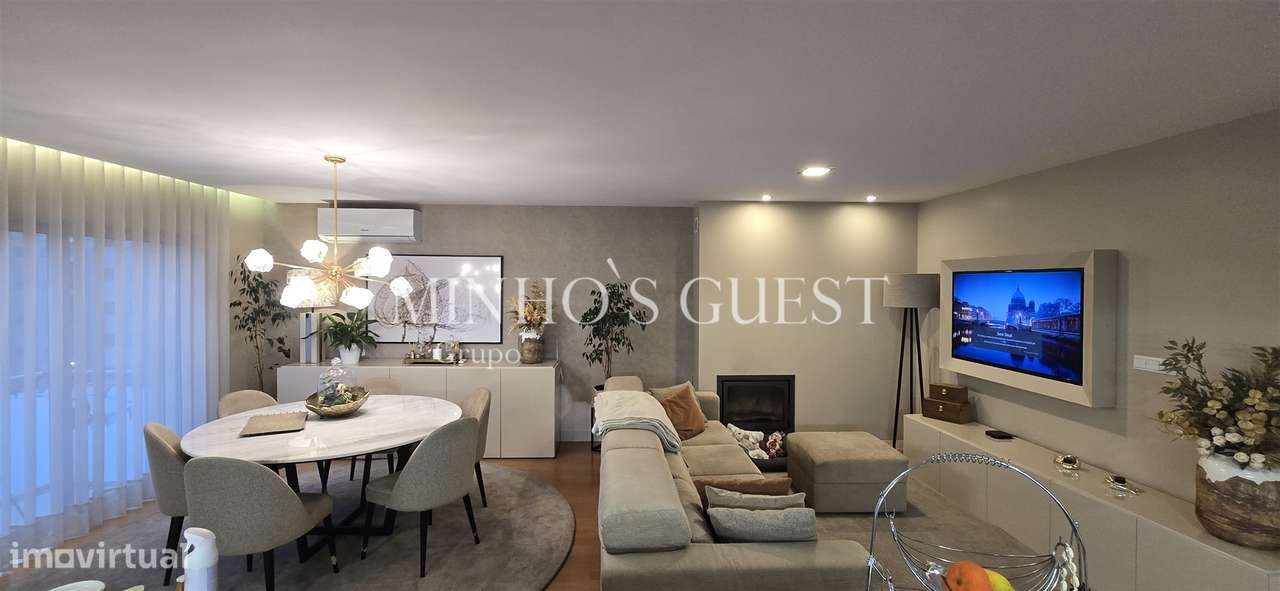 Apartamento T3 de Charme c/ varandas, AC e Garagem Fechada - Fraião, B - Grande imagem: 2/37