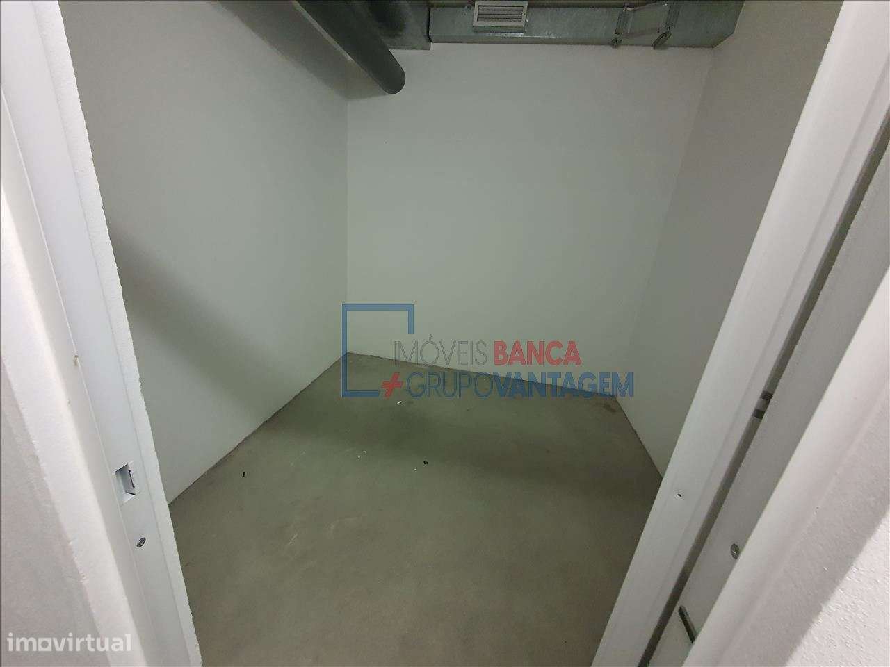 Apartamento T2 c/ Lugar de Garagem e 2 Arrumos - Grande imagem: 3/7
