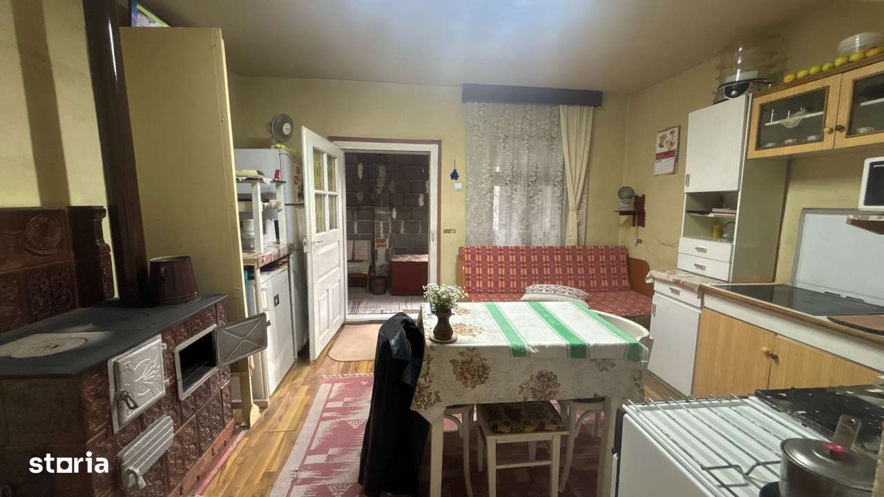 Casă 3 camere 100 M² cu 2360 M² teren-8