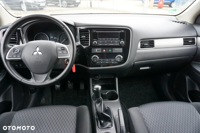 Mitsubishi Outlander 2.0 Intense 2WD - 12