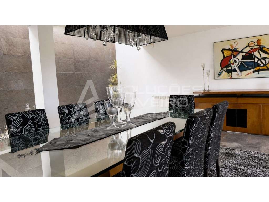 Moradia T3 de Luxo com Piscina em Águeda!-6