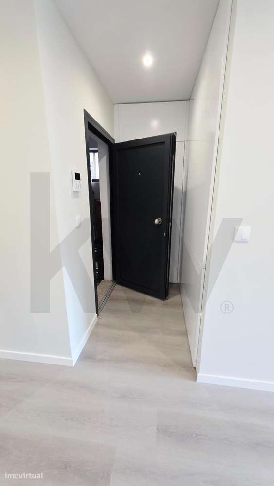 T2 Renovado e Mobilado em Paranhos | Junto ao Metro e Polo Universitár - Grande imagem: 2/21