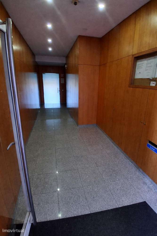 Apartamento T2 c/lugar de garagem-3