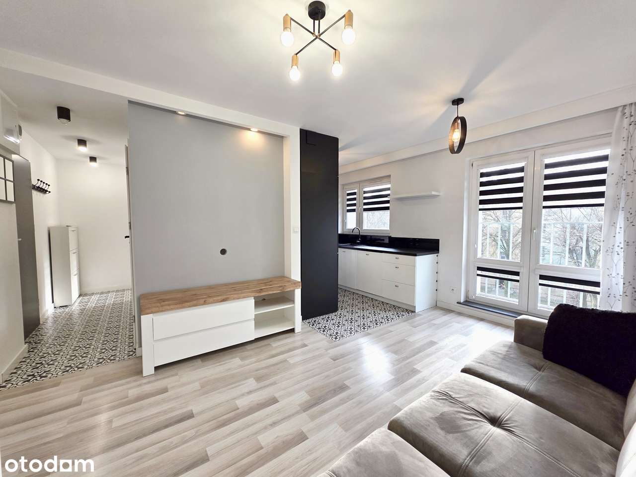 | Nowoczesne | Wyposażone | Po remoncie - Do wejścia | - Pełny obrazek: 2/11