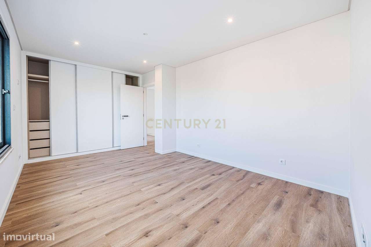 Moradia T3 Moderna de Acabamentos Premium-17