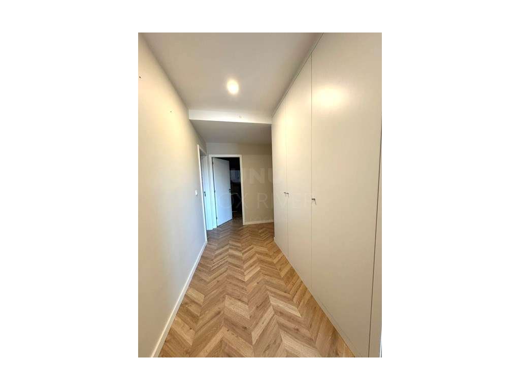 Apartamento T3+1 renovado para venda, na Rua São Dinis, Paranhos, P...-4