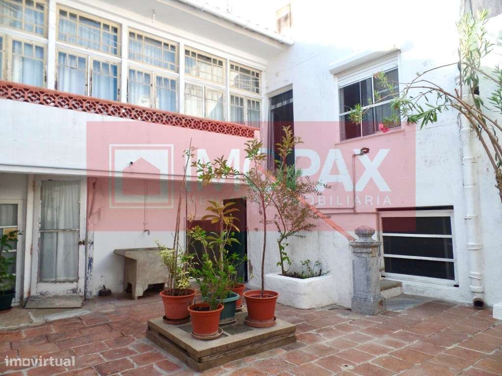 BEJA / Prédio Zona Histórica / Quintal / Garagem-10