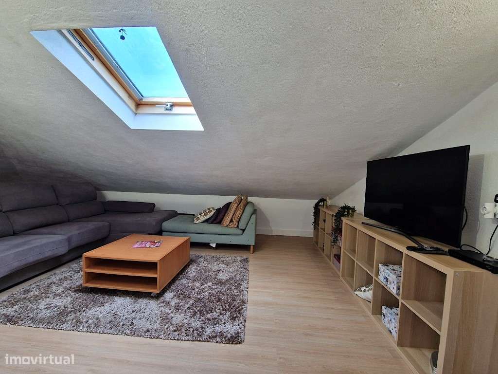 Apartamento T3 em Sesimbra com boas áreas-37