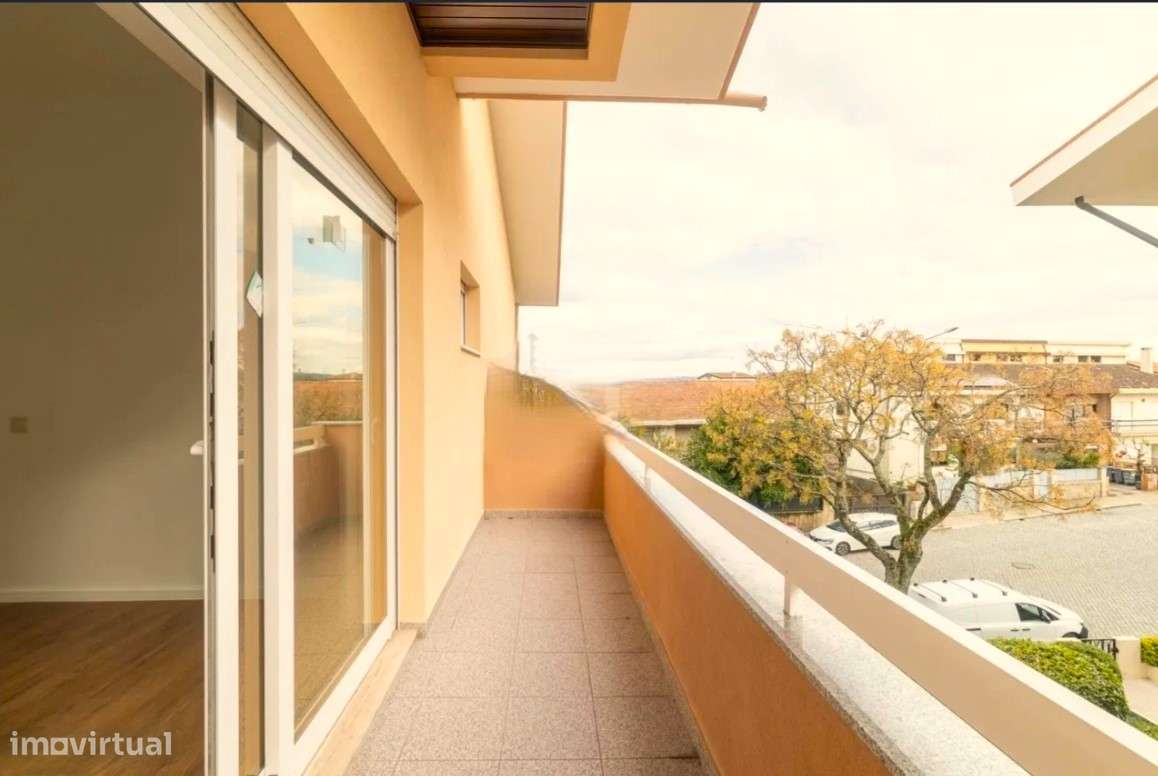 T3 Totalmente renovado c/ garagem box – Águas Santas (Corim) - Grande imagem: 3/17