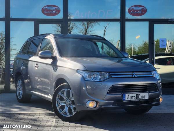 Mitsubishi Outlander 2.0 4WD Plug-In Hybrid Plus - 2