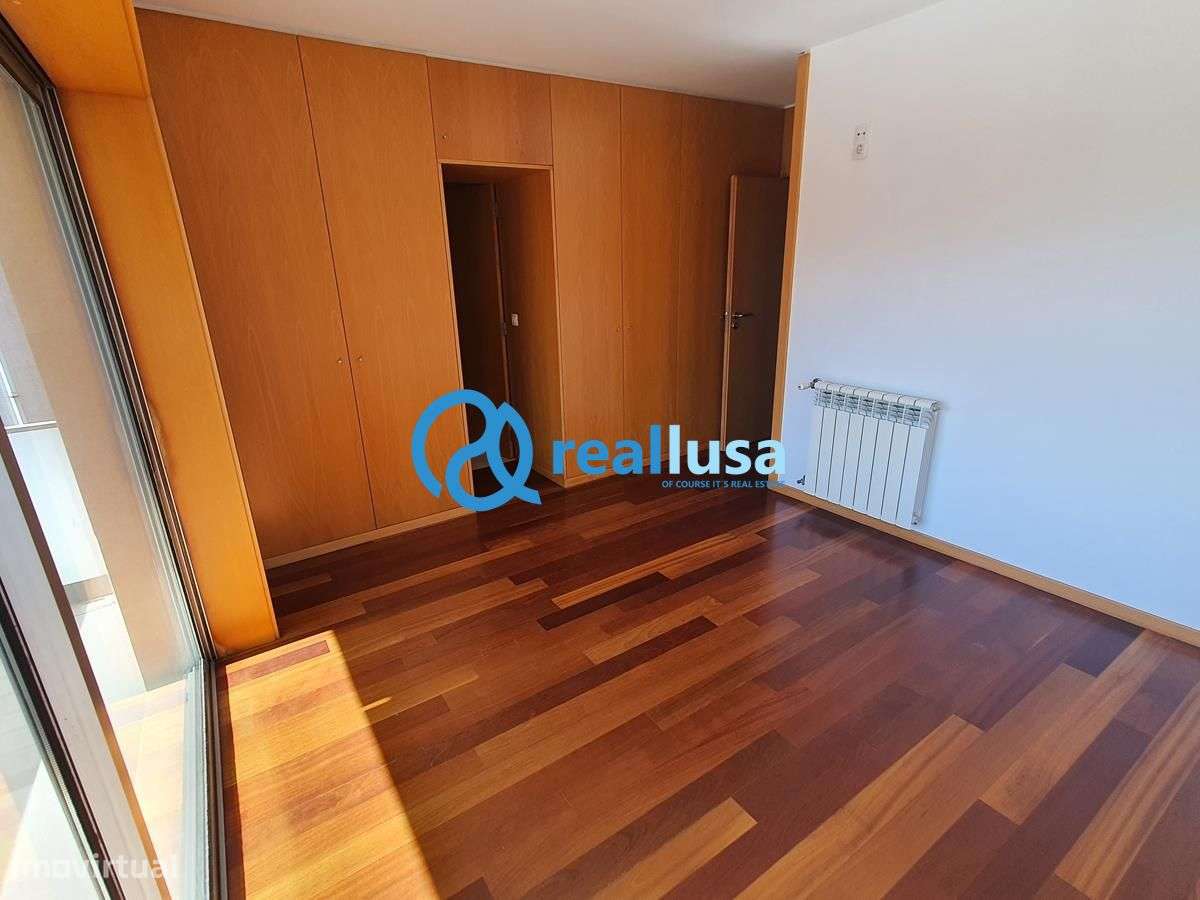 Apartamento T3 Duplex c/ garagem Bonfim Porto-9