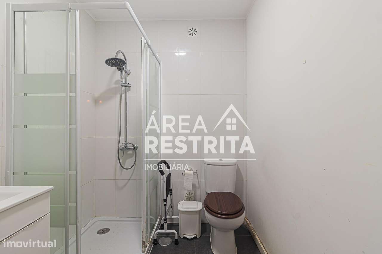Apartamento T3 com Cave - Amadora-33