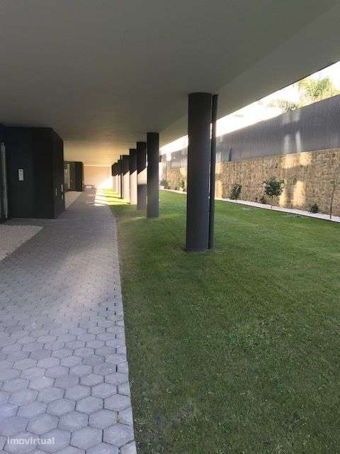 T2 Centro Cidade ( Condomínio Fechado C/ Piscina) - Grande imagem: 4/52