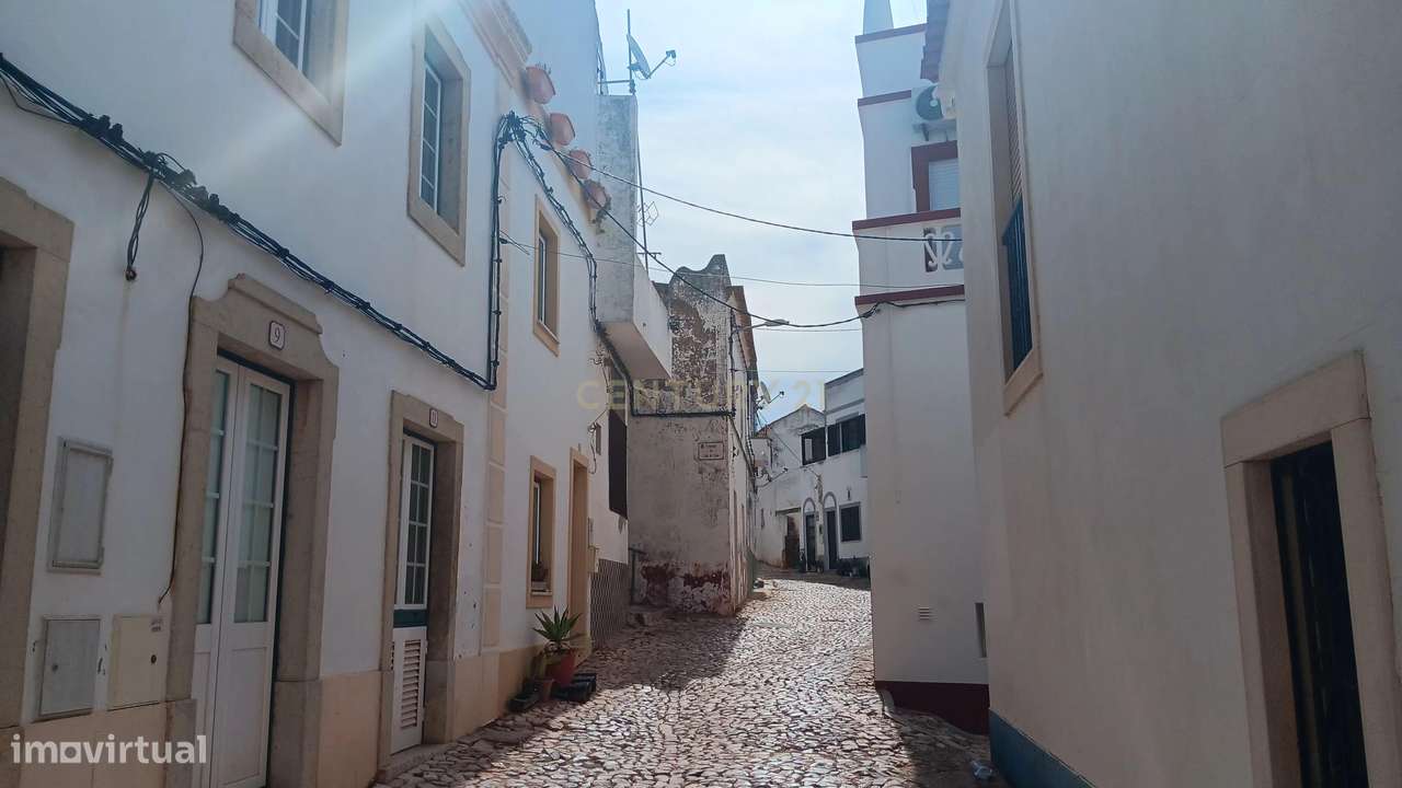 MORADIA PARA RECUPERAR EM ZONA DE REABILITAÇÃO URBANA (ARU) EM S.B. DE - Grande imagem: 5/7