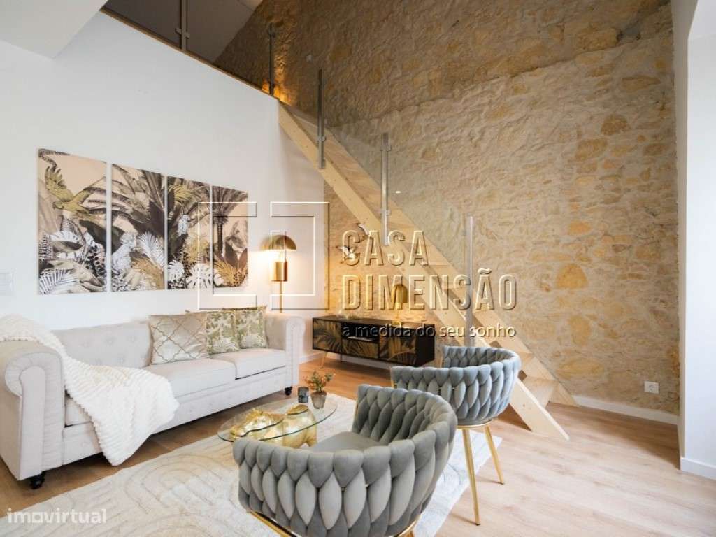 Apartamento T1+1 Duplex, em remodelação total, nas Laranjeiras!! - Grande imagem: 5/46