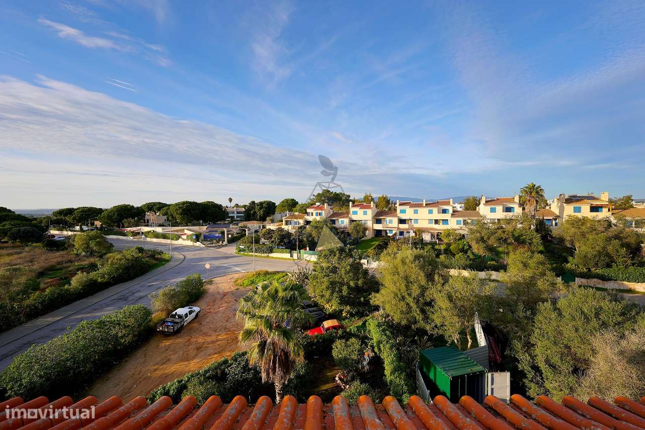 T2 em Bemposta com arrecadação privativa e terraço comum espaçoso  - A-36