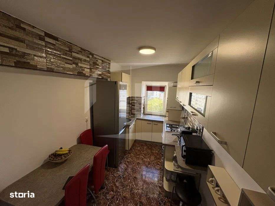 Apartament 3 camere, 2 bai, etaj intermediar, la cheie! - Imagine principală: 4/8