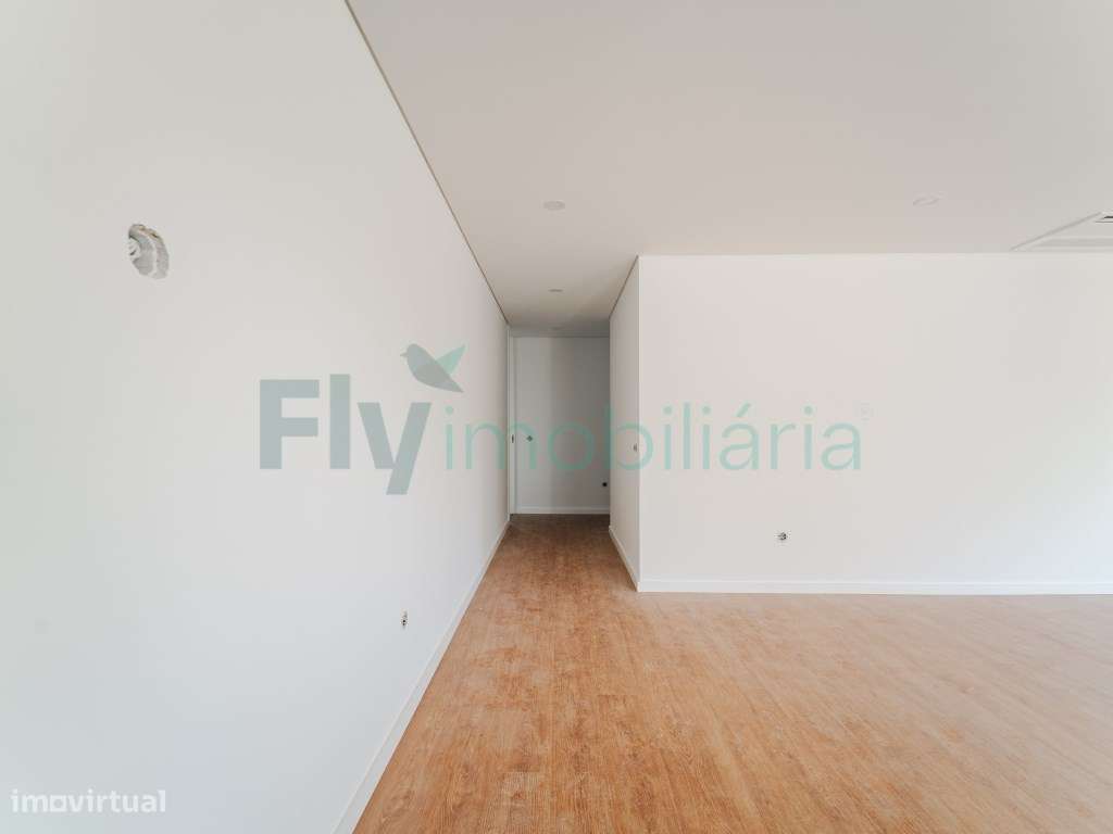 Apartamento T3 com Excelentes Áreas em Zona Central de Lousada-17