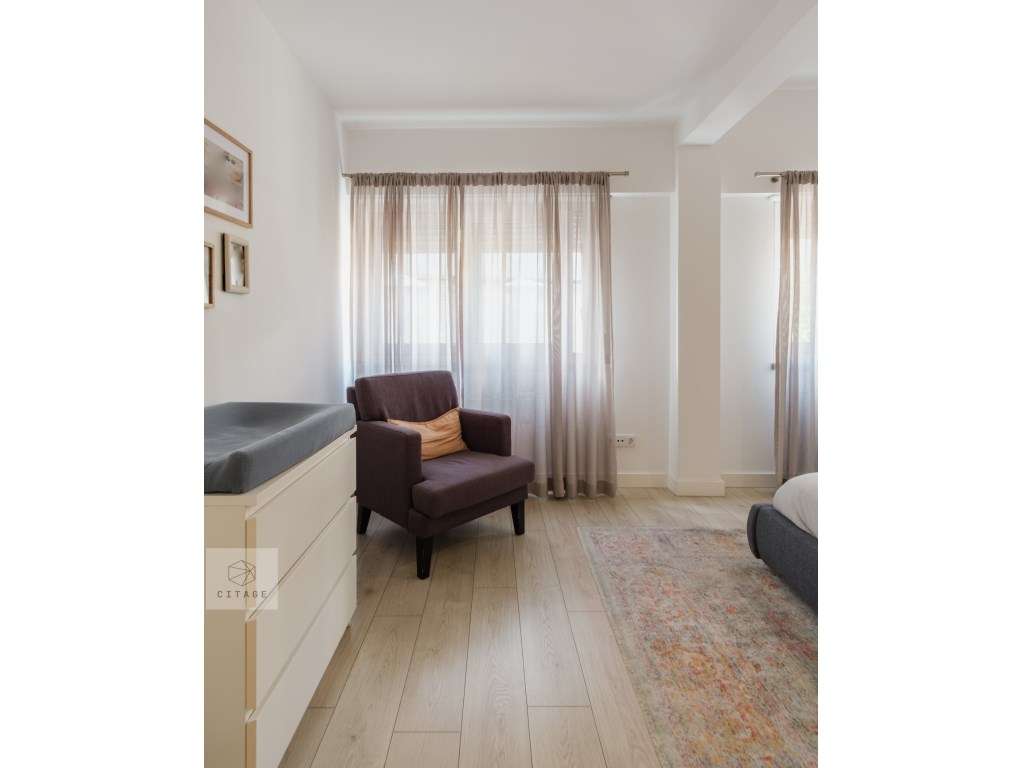 Apartamento T3 com garagem Amoreiras-25