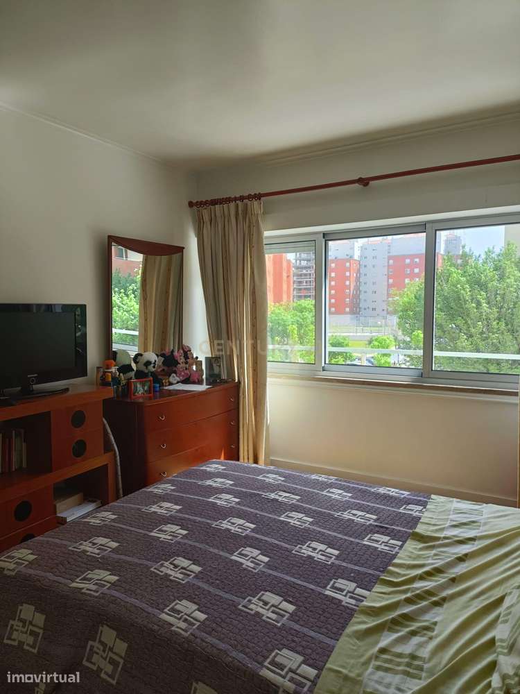 Apartamento T3 moderno junto ao Parque das Conchas-16