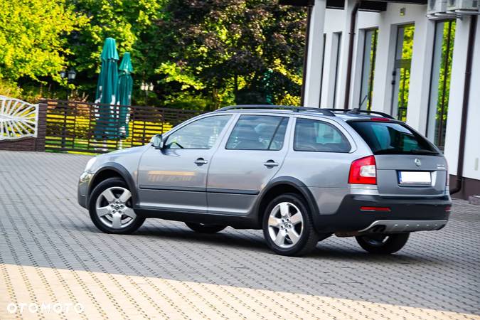 Skoda Octavia Scout 2.0 TDI DPF - 17