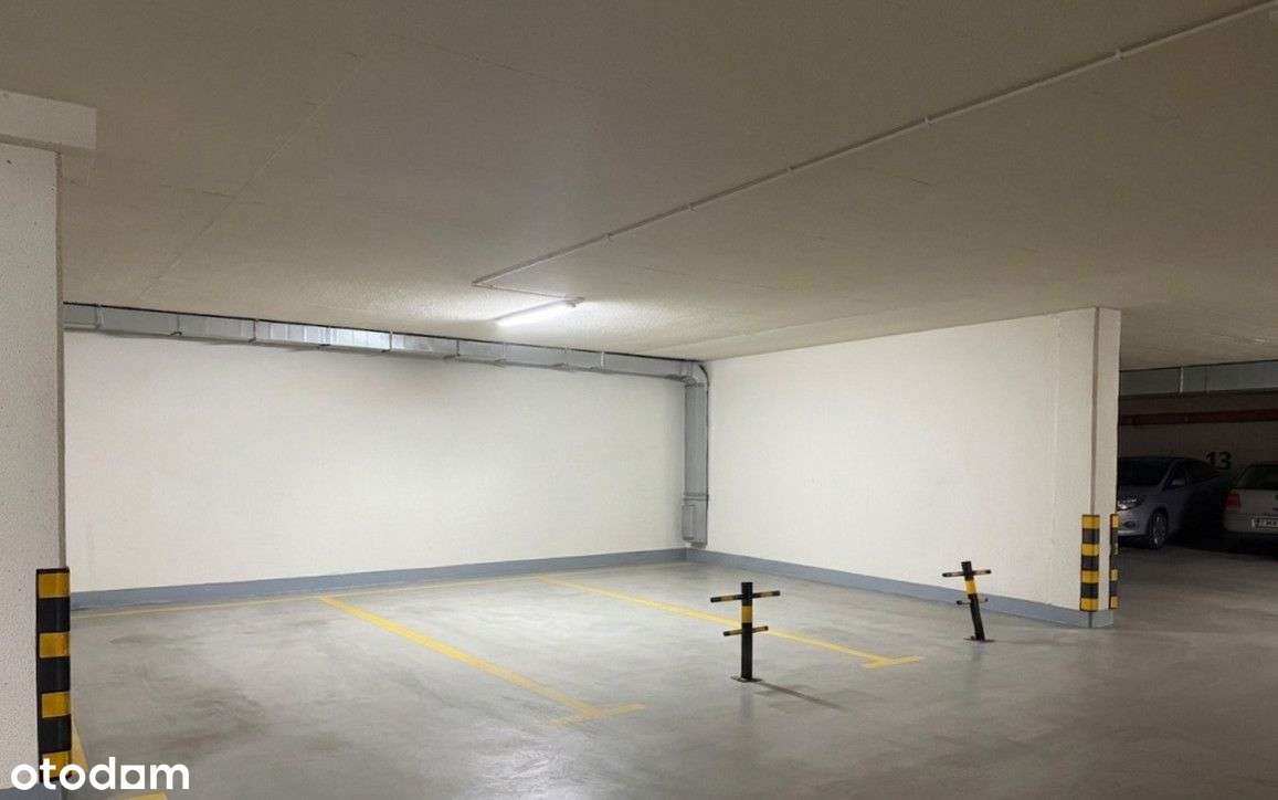 Bezpieczny Garaż NA Auto / Projektant/bł. Karoliny
