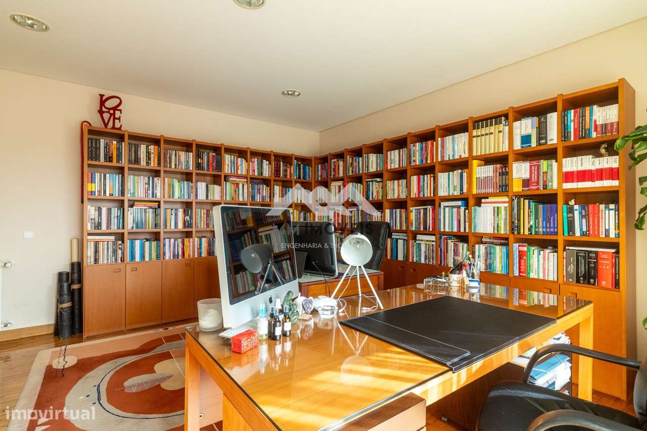 Moradia T6 | Braga | Isolada | Piscina | 1 000m2 | Terraço | Jardim |-22