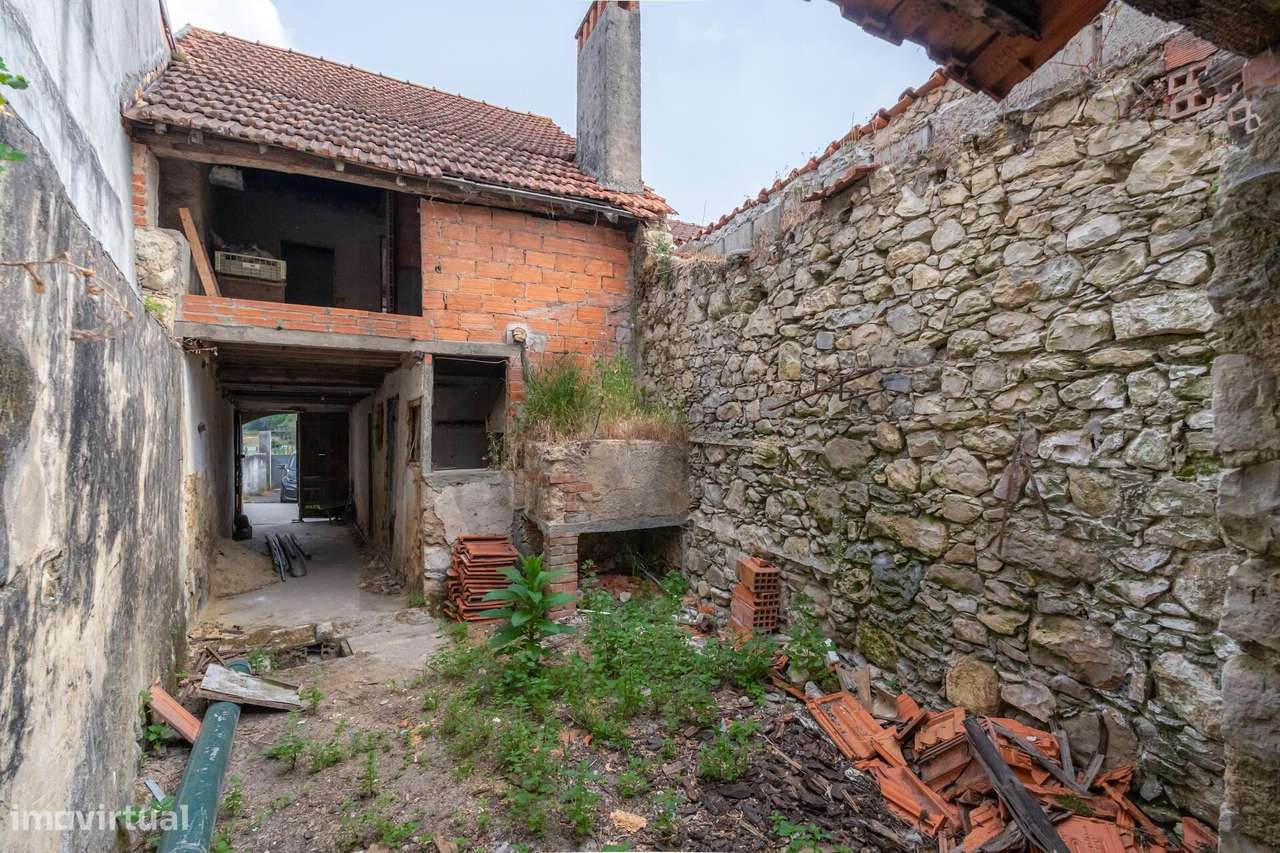 Moradia T2 com terreno e Garagem em Casal Comba, Mealhada-16